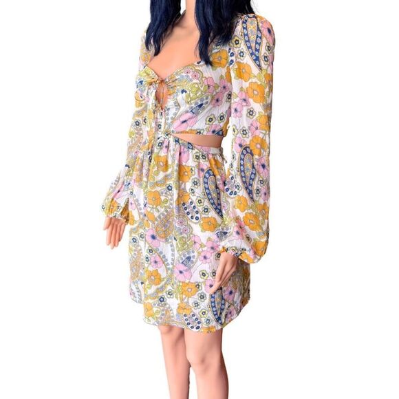 NWT WAYF Hart Vintage Paisley Cut Out Babydoll Mini Dress Size Large - Picture 4 of 6